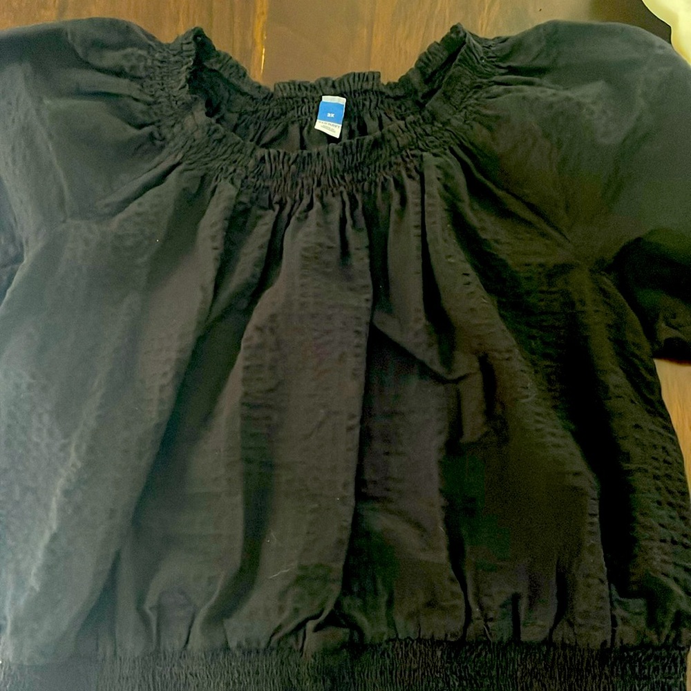 Old Navy plus size black top with elastic waist and arms size 2X